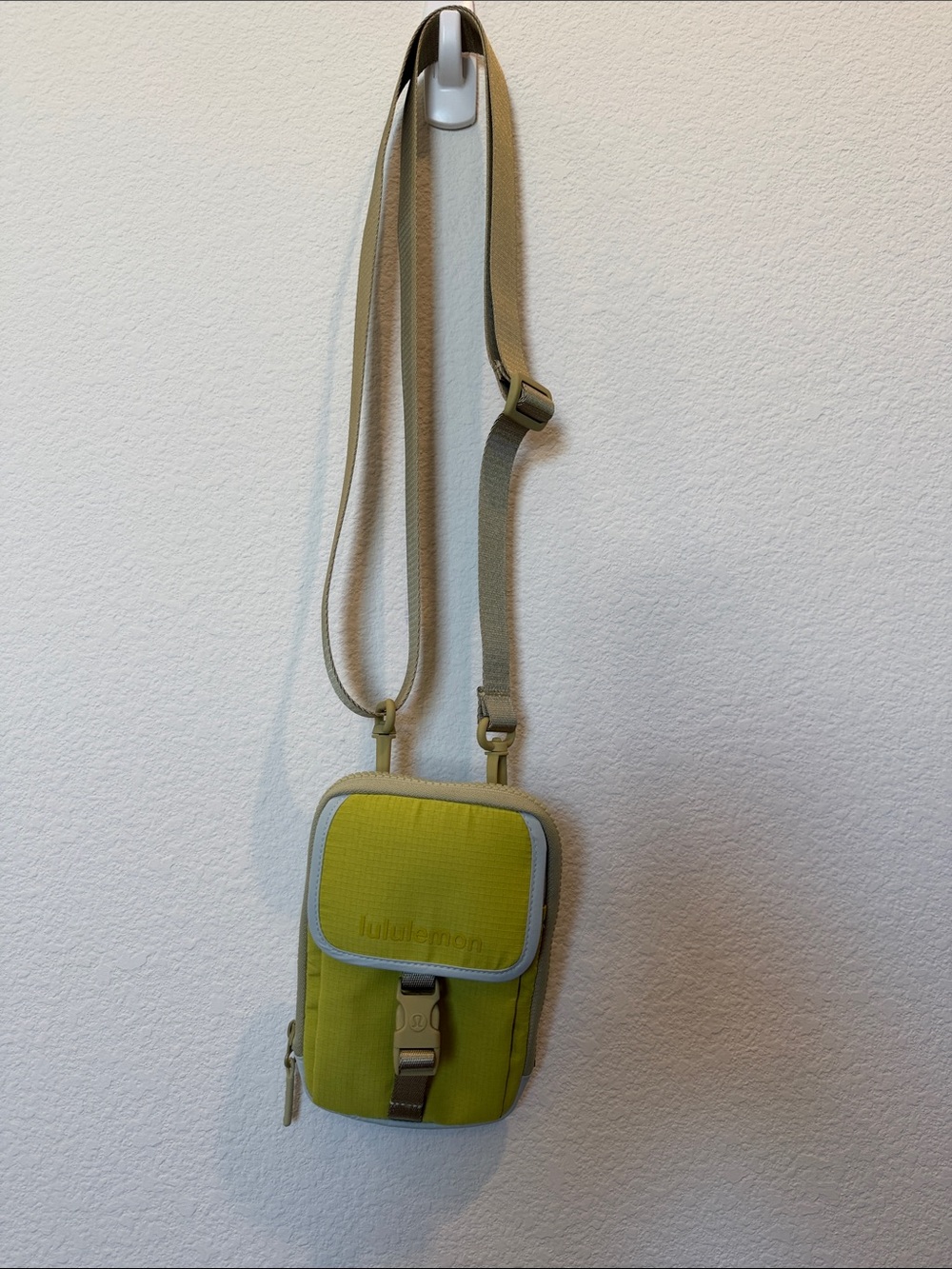 Lululemon Zip Top Lime Green Crossbody Phone Bag